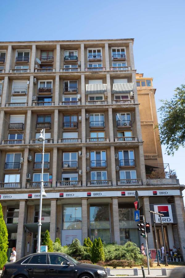 Victoria Avenue Apartment *