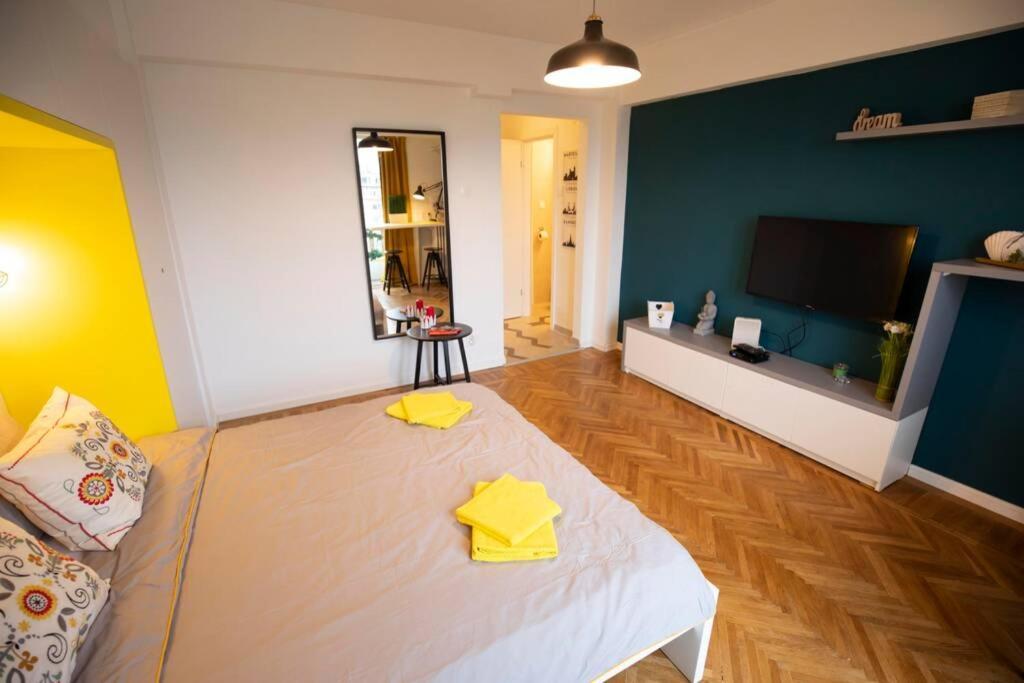 Victoria Avenue Apartment Bucharest
