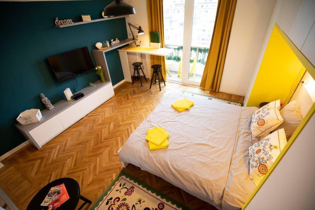 Victoria Avenue Apartment *
